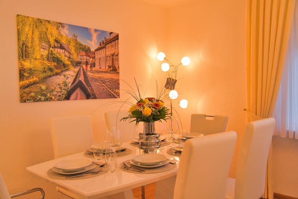 Living room, Decorative detail, Seating area, Dining area