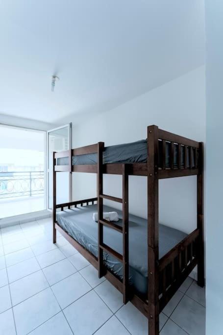 Bedroom, bunk bed