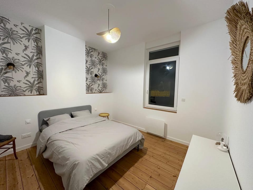 Bed, Photo of the whole room, Bedroom