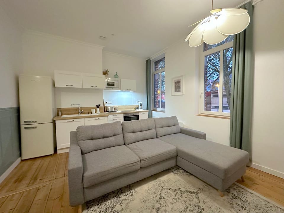 Kitchen or kitchenette, Living room, Seating area