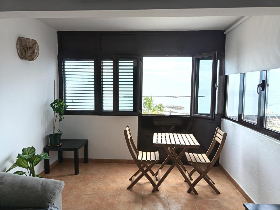 View (from property/room), Balcony/Terrace, Living room, Seating area, Dining area