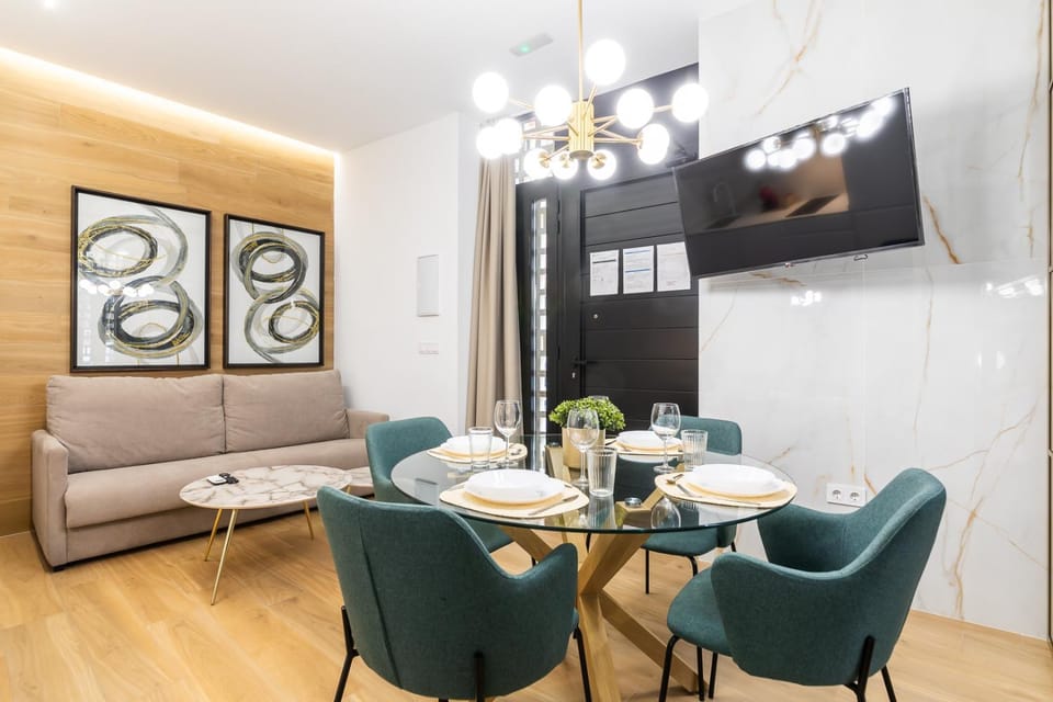 Living room, Dining area
