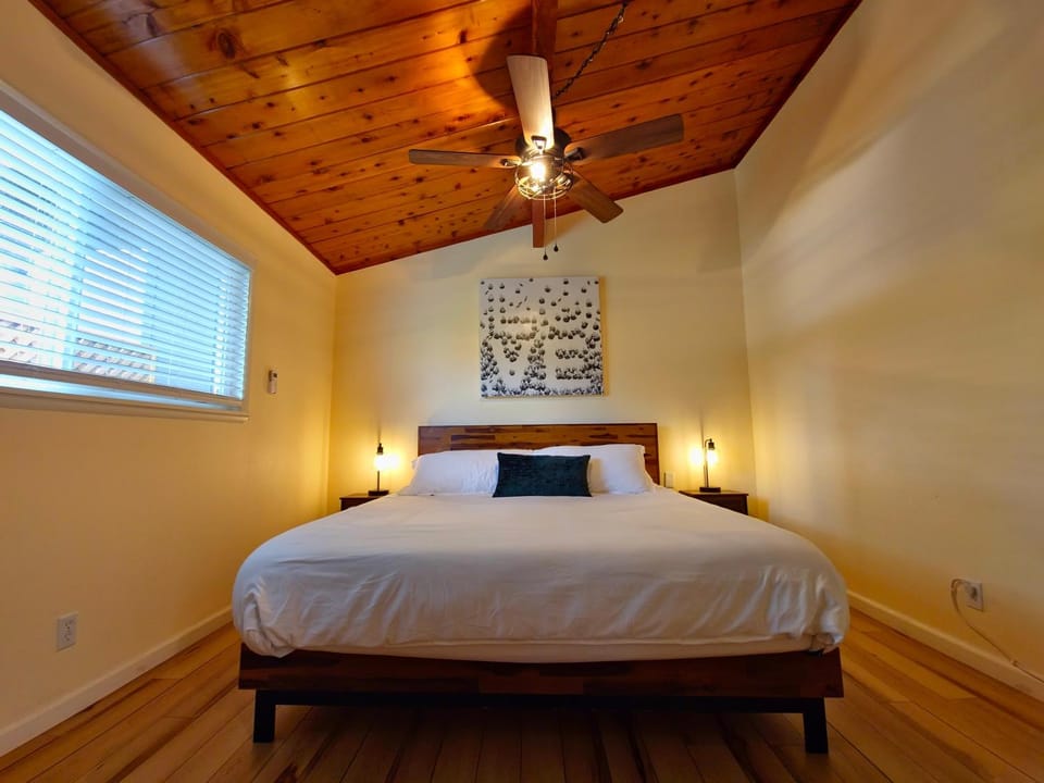 Bed, Bedroom