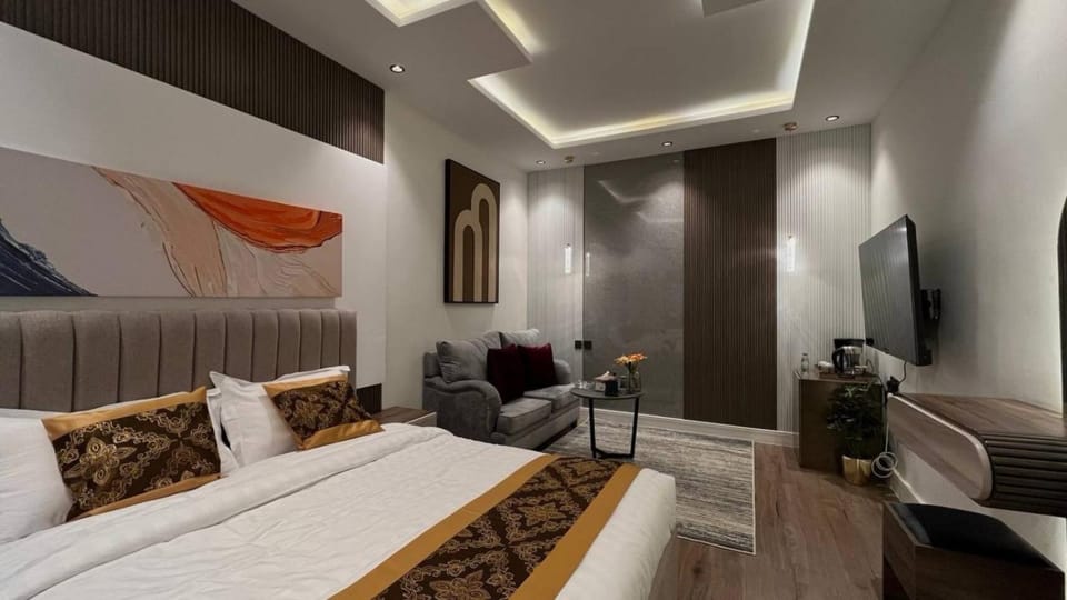Bed, Seating area