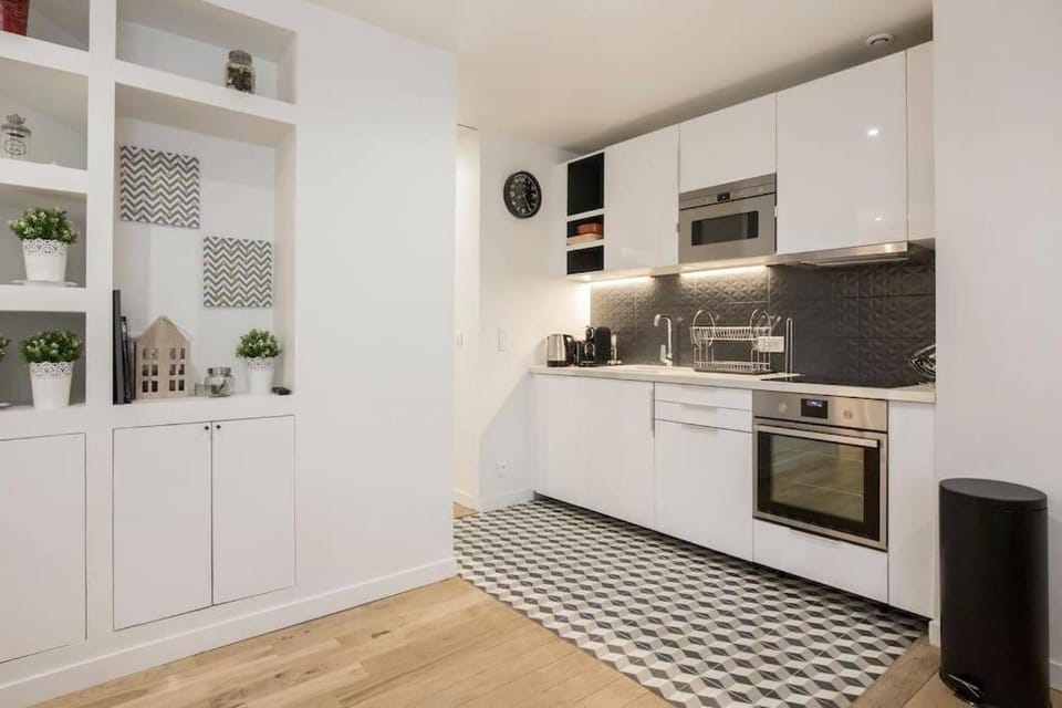 Amazing 6 pax place near Opera Apartment in Paris