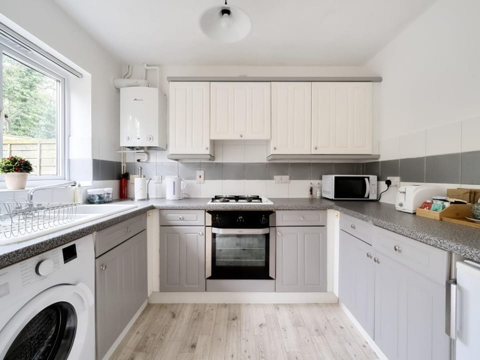 Coffee/tea facilities, Kitchen or kitchenette, Other, oven, stove, toaster, washing machine, kitchen