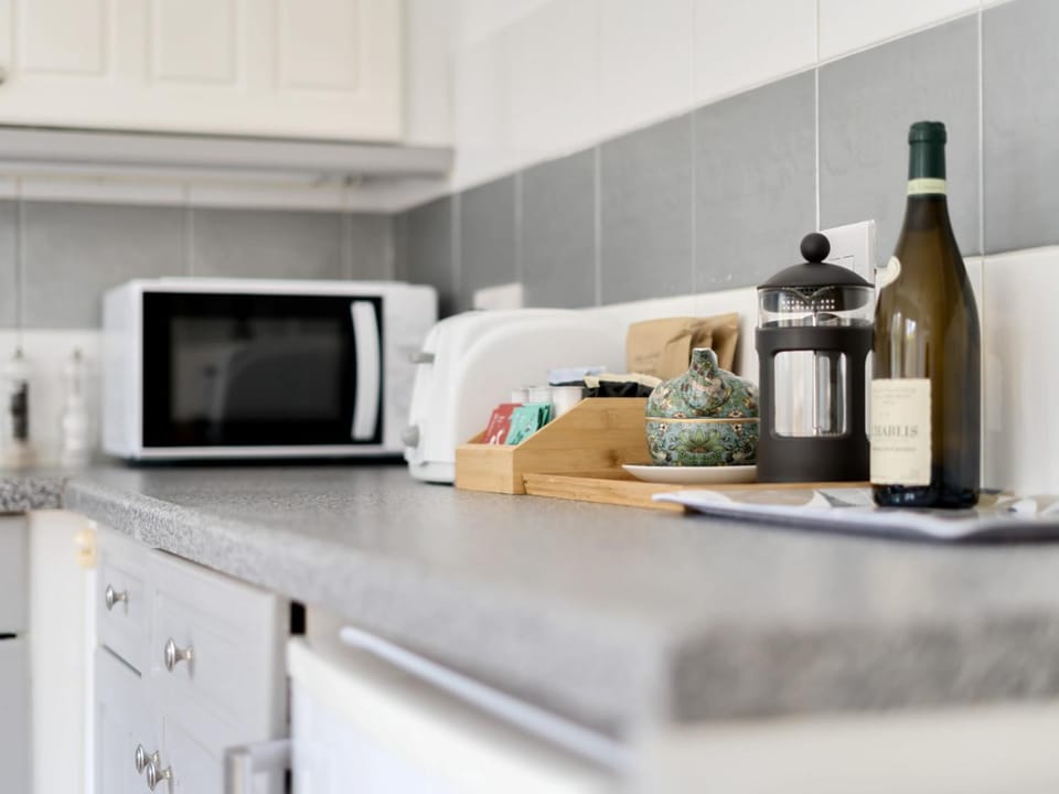 Coffee/tea facilities, Kitchen or kitchenette, Other, microwave
