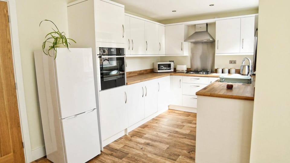 3BD Gem in the Heart of Barnetby Le Wold House in West Lindsey District