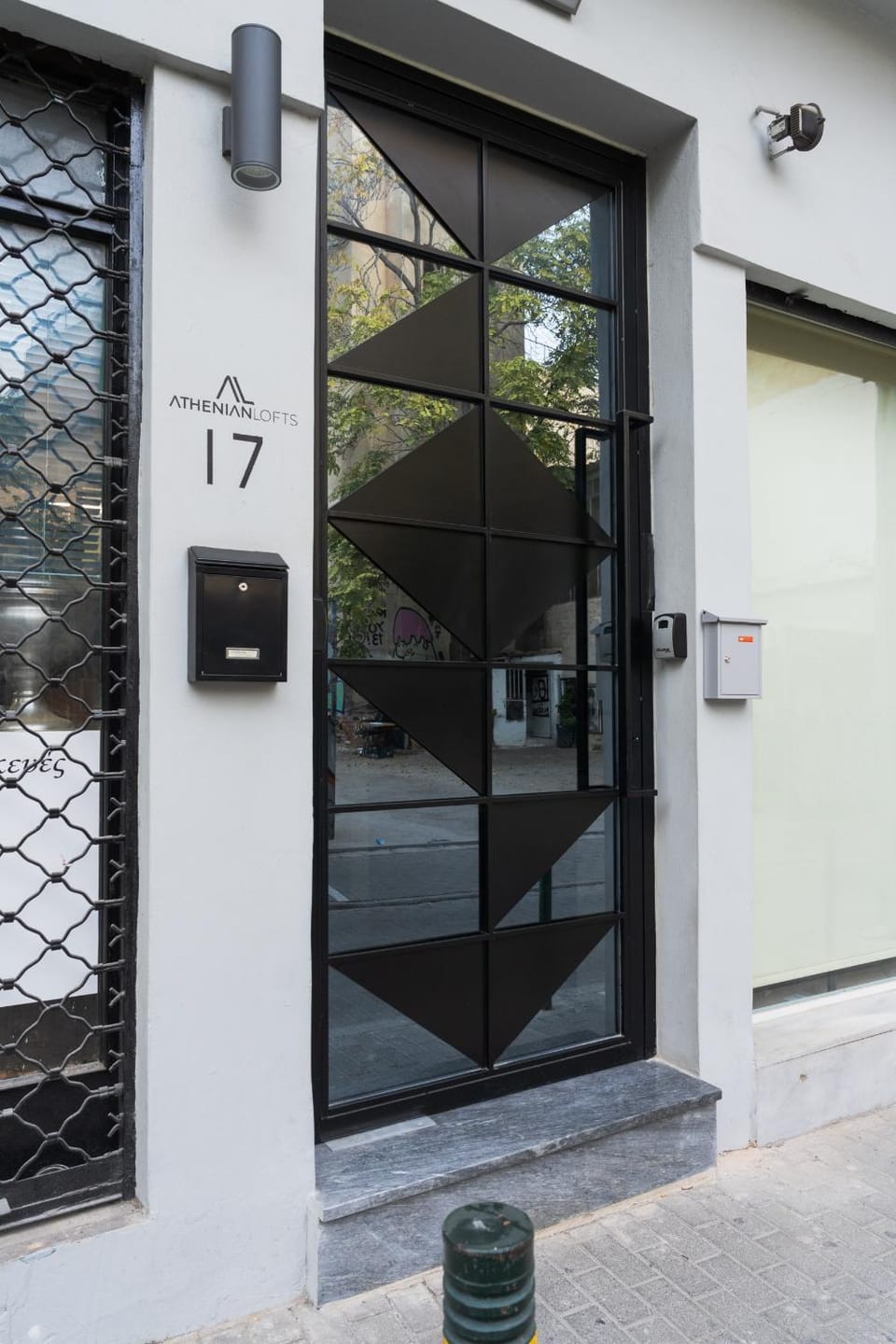 Facade/entrance