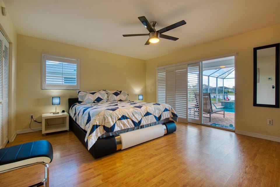 VILLA MIKADO - 3 BEDS - 3 BATHS - 6 GUESTS - GULF ACCESS & POOL/SPA - BOAT Villa in Cape Coral