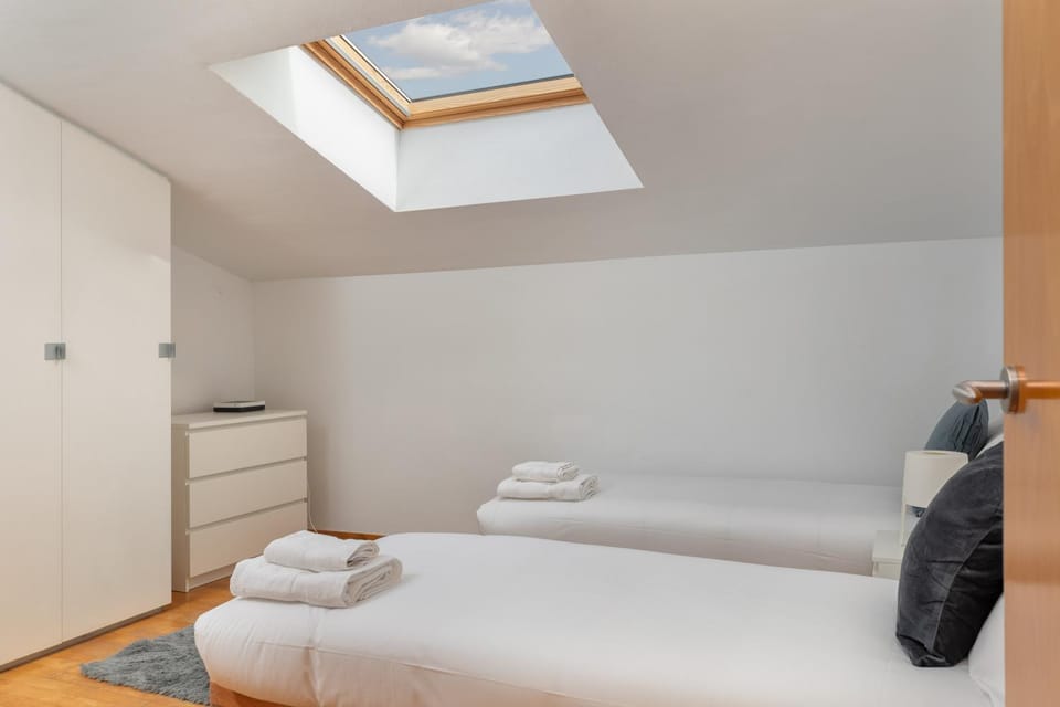 Bed, Photo of the whole room, Bedroom, towels, wardrobe