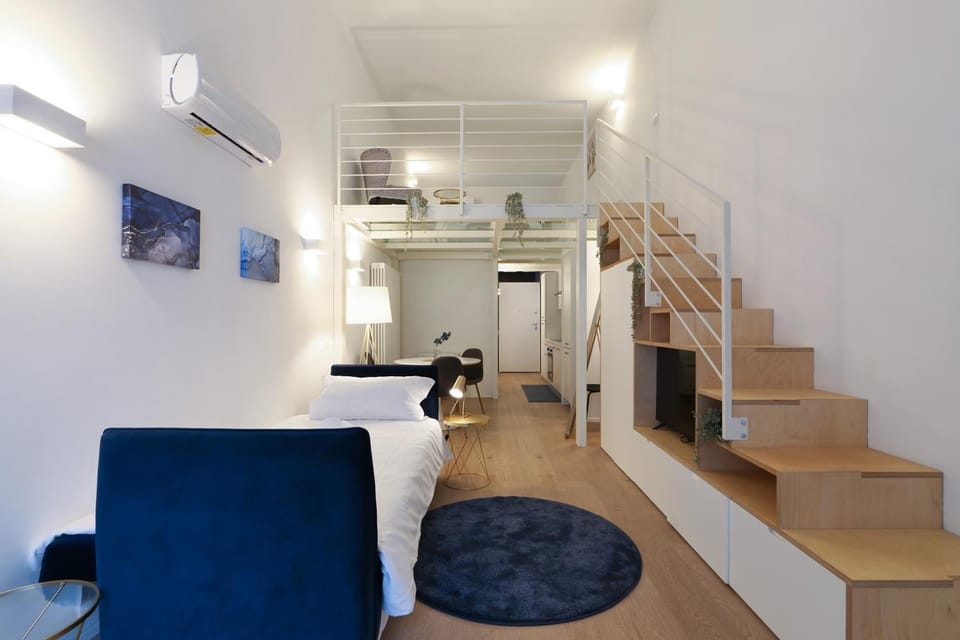 Living room, air conditioner