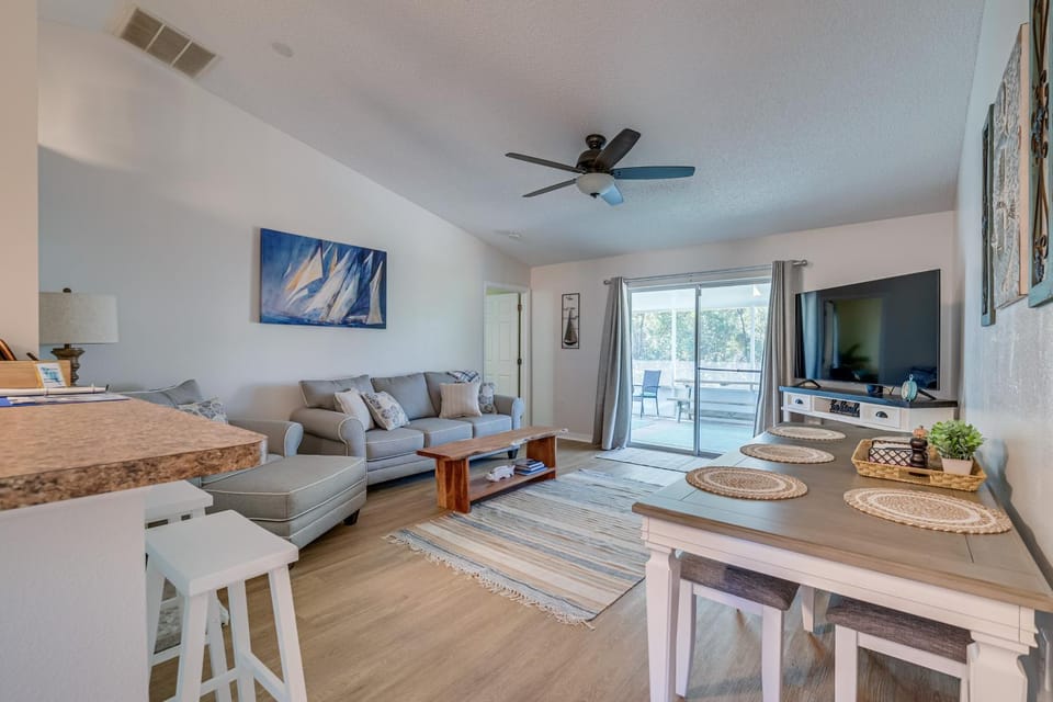1 Mi to Golf: Citrus Springs Retreat w/ Fire Pit! House in Florida