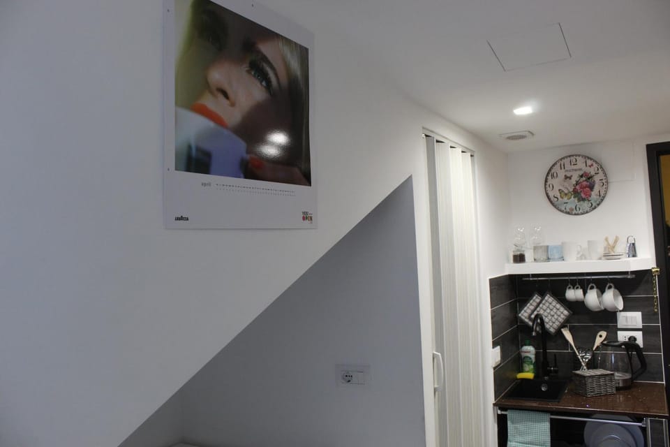 Communal lounge/ TV room, kitchen
