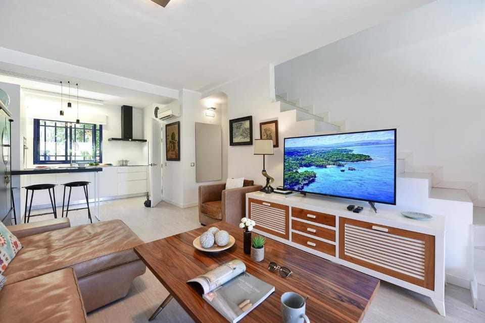 TV and multimedia, Kitchen or kitchenette, Living room