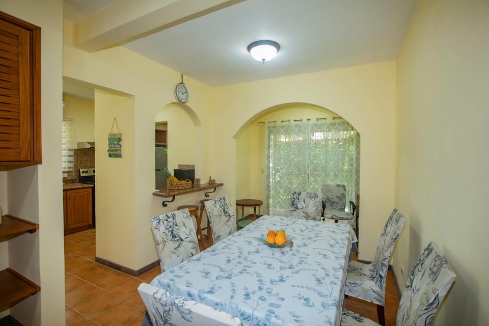Three Bedroom Sunny Townhome House in Coco