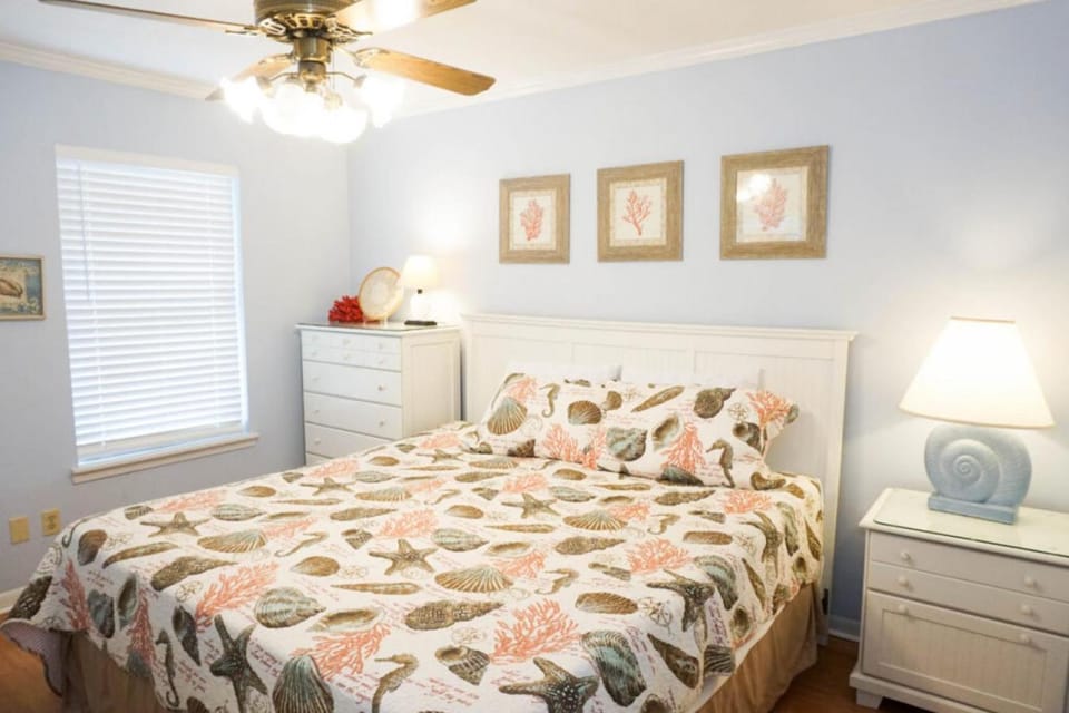Venture Out 79 Gulf Loop Comes With Golf Cart House in Lower Grand Lagoon
