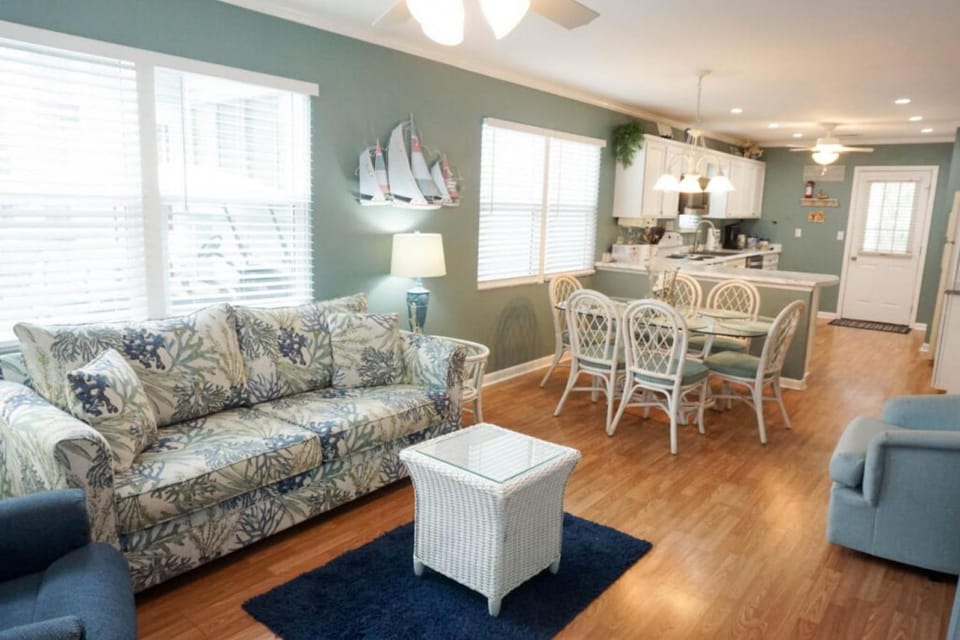 Venture Out 79 Gulf Loop Comes With Golf Cart House in Lower Grand Lagoon