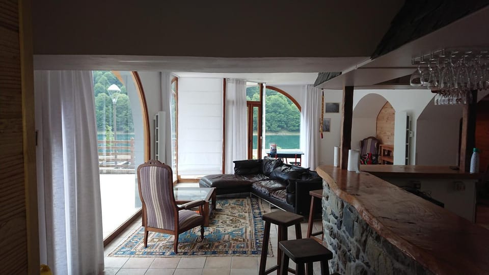 Superbe logement 12 pers famille ou groupe. Apartment in Aragon