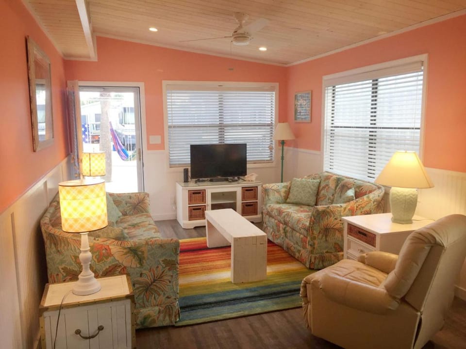 Venture Out 41 Gulf Loop 2bd 1ba WITH GOLF CART House in Lower Grand Lagoon