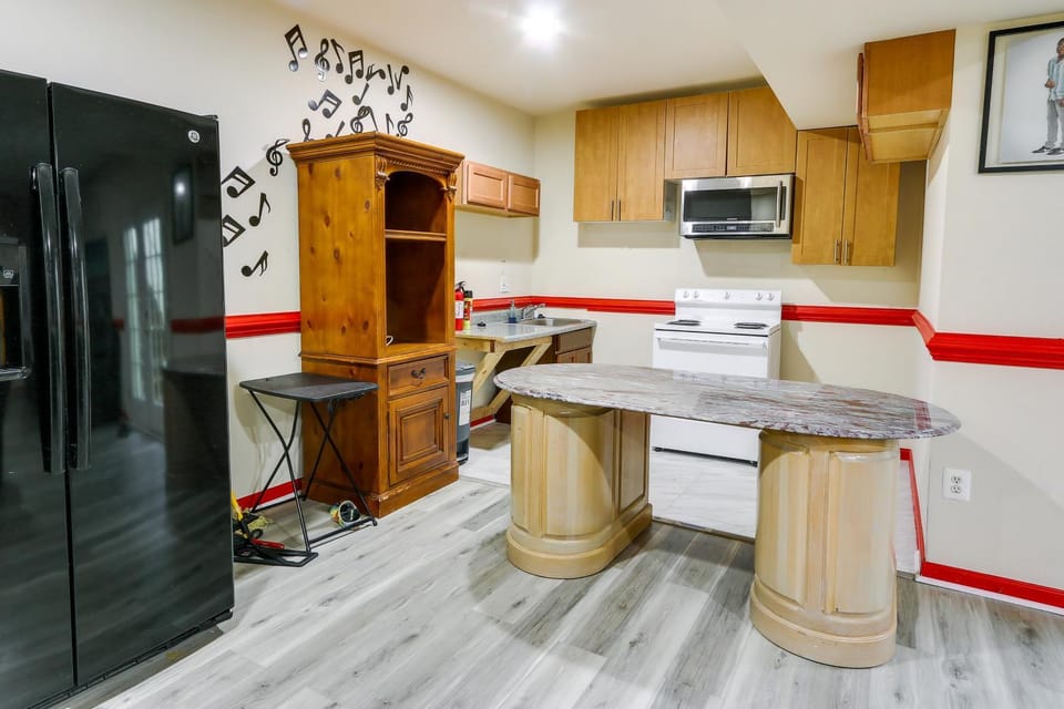 Clarksburg Getaway Near DC + Baltimore Sights! Apartment in Maryland