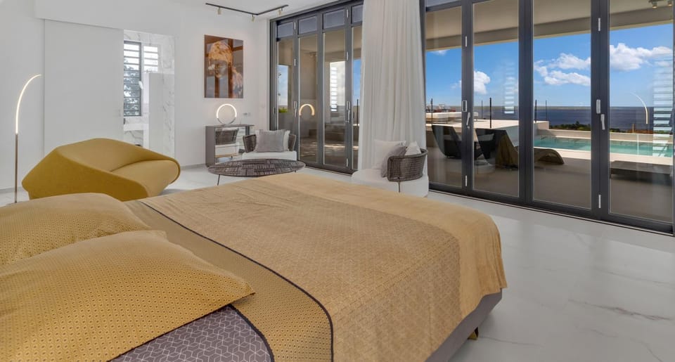 Bed, Photo of the whole room, Bedroom, air conditioner