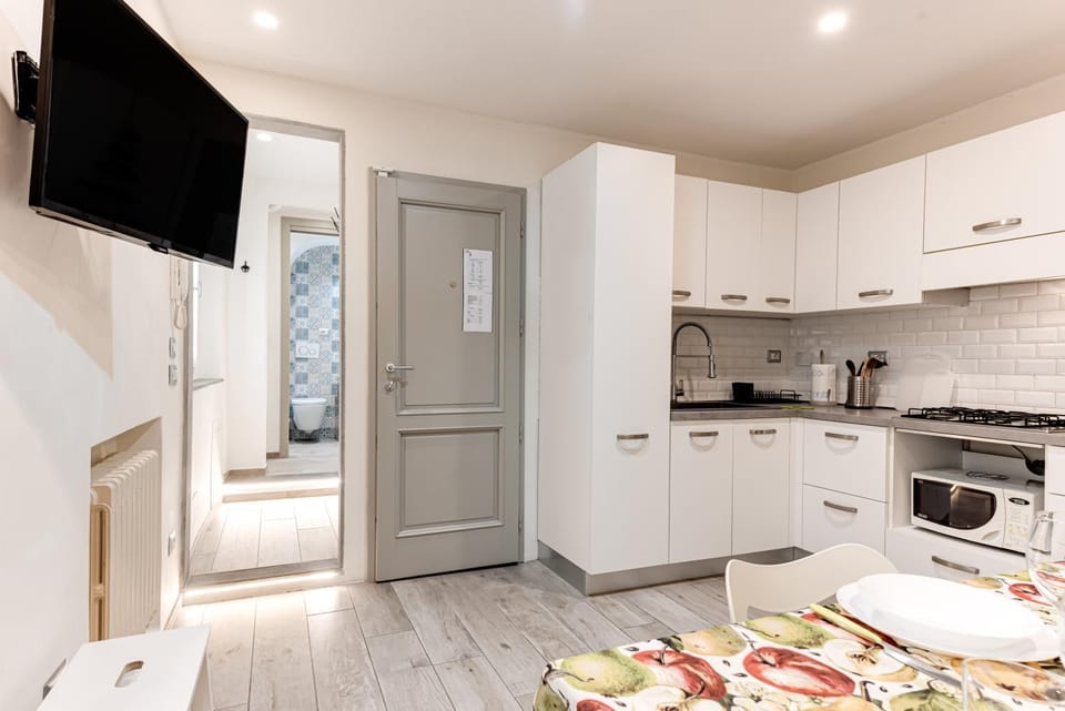 Kitchen or kitchenette, Living room