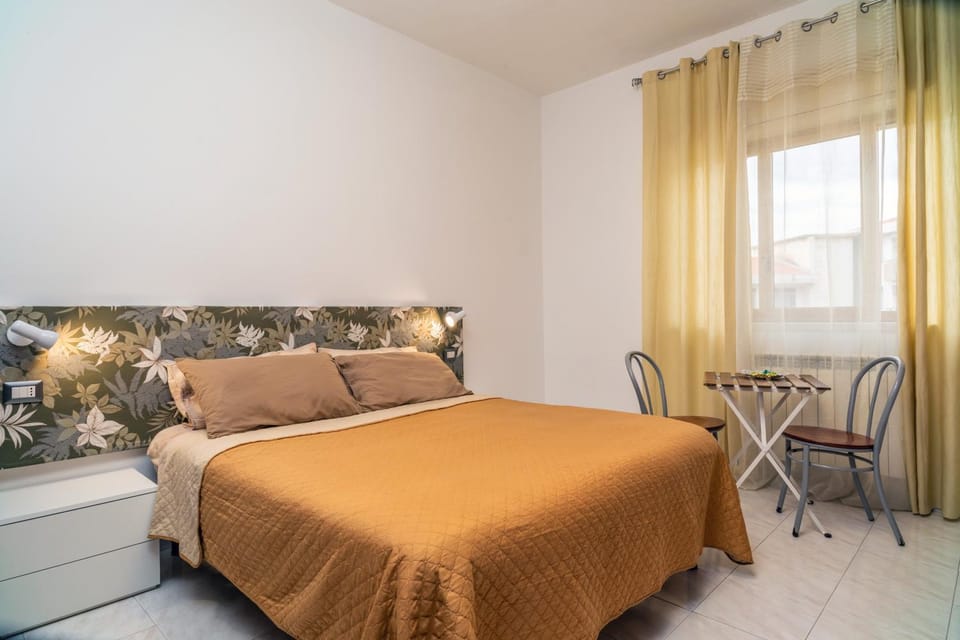 Living room, Bedroom