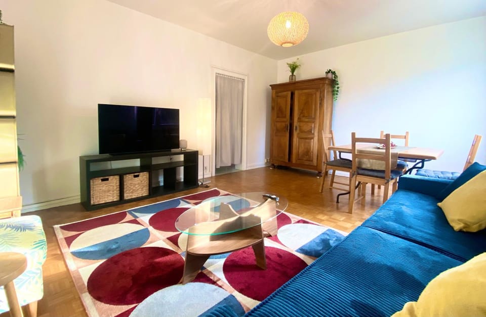 TV and multimedia, Living room, Seating area, Dining area, internet
