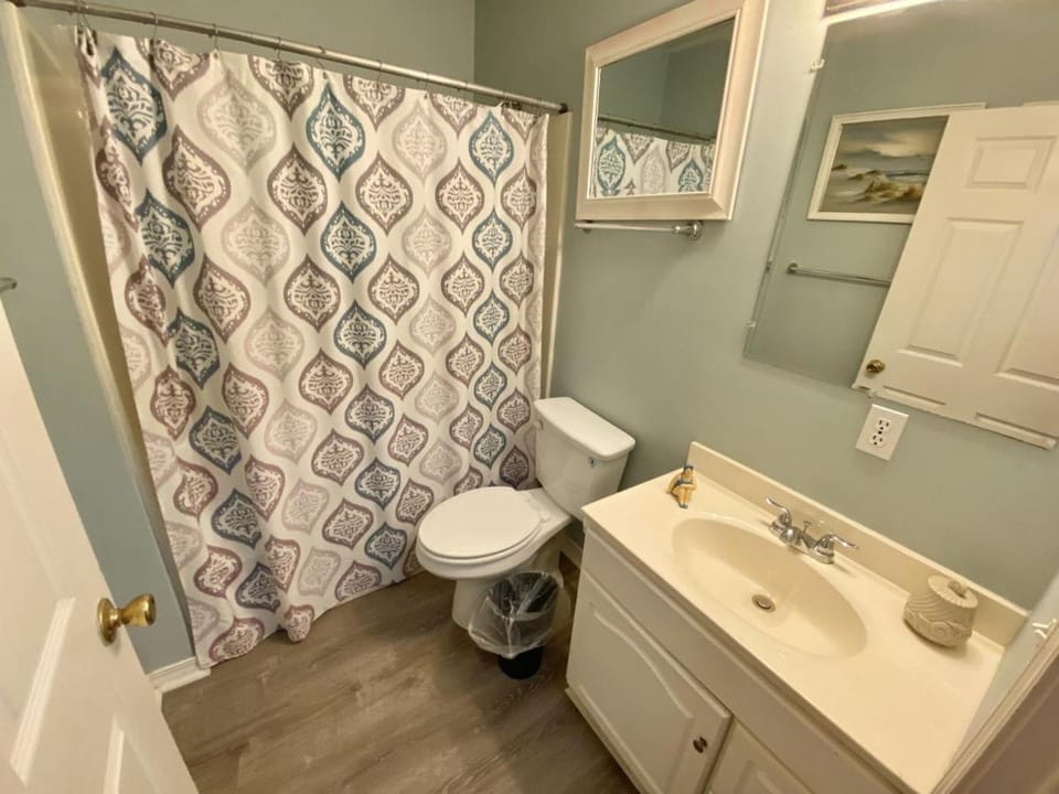 Shower, Toilet, Bathroom, Bath