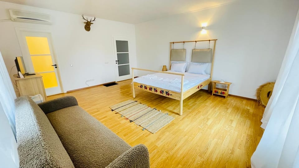 Photo of the whole room, Bedroom