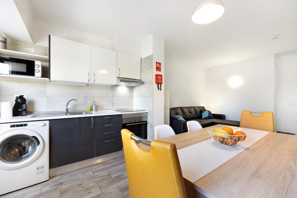 Kitchen or kitchenette, Living room