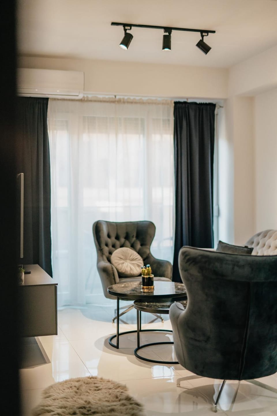 Living room, Seating area