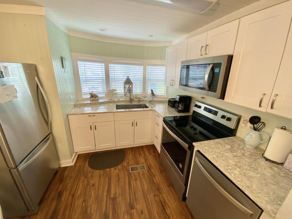 Coffee/tea facilities, Kitchen or kitchenette, dishwasher, minibar, pet friendly, stove, toaster
