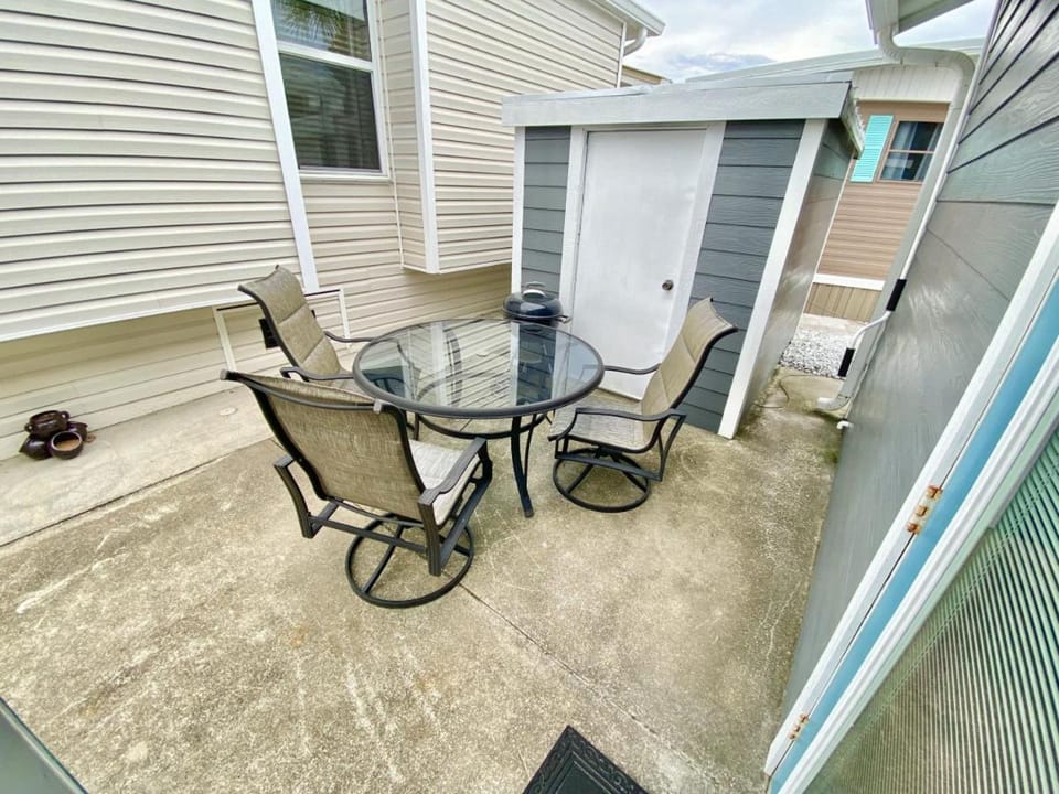 Patio, Seating area