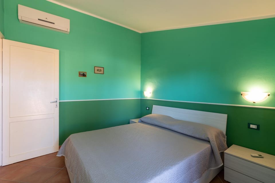 Property building, Living room, Bedroom