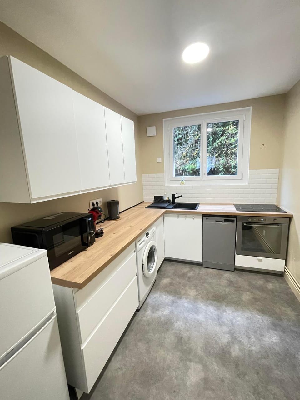 dishwasher, minibar, stove