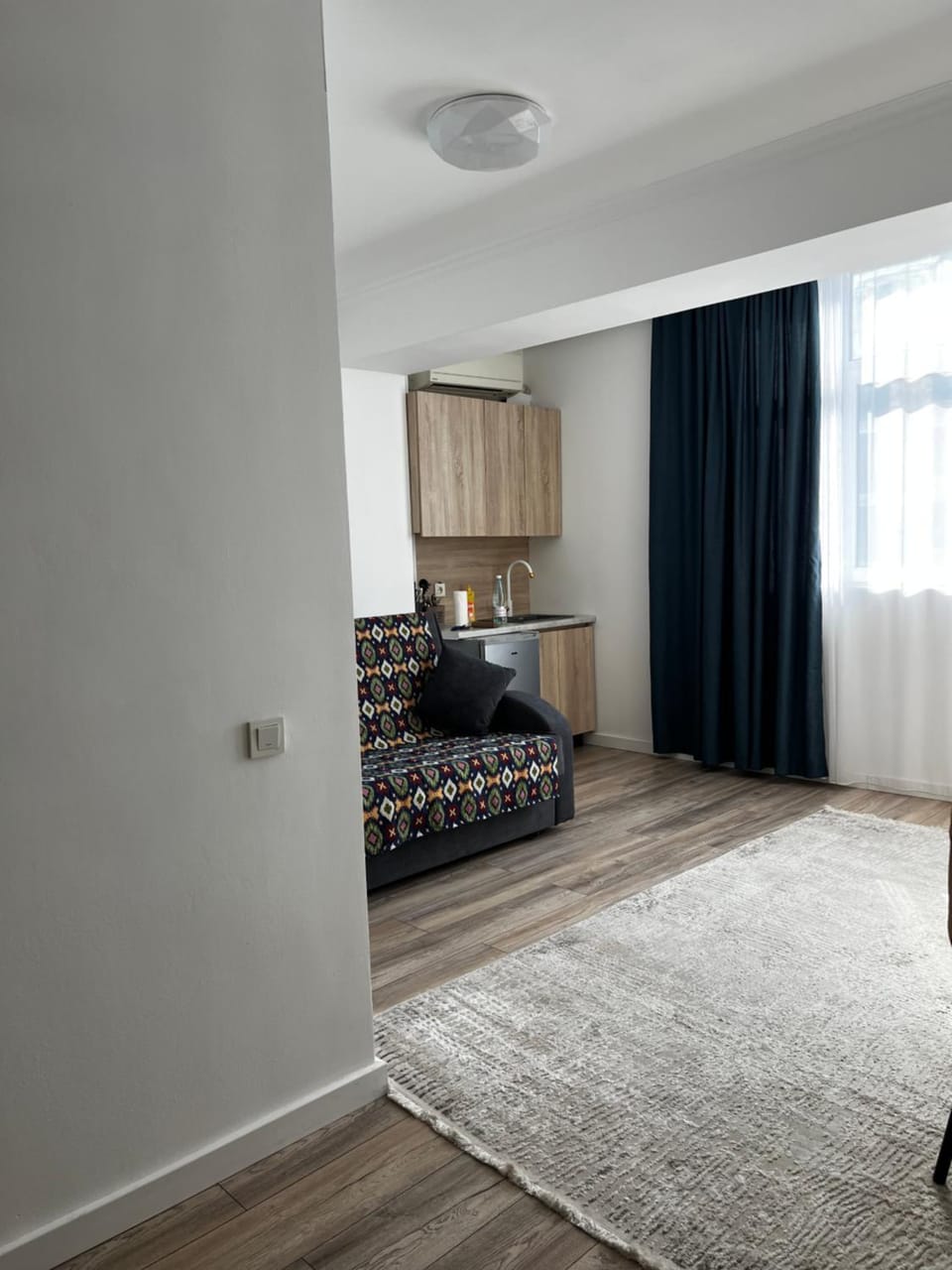 Kitchen or kitchenette, Living room, Seating area