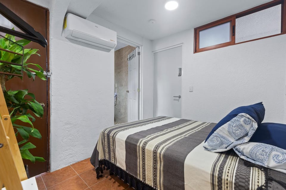 Casa Nance Alojamientos GRAN MAYA Centro Mercado 28 y ADO Doble Suite Familiar 7 Personas Vacation rental in Cancun