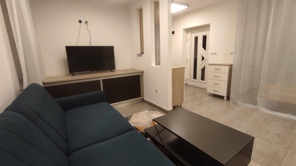 Communal lounge/ TV room, TV and multimedia, Living room, Seating area