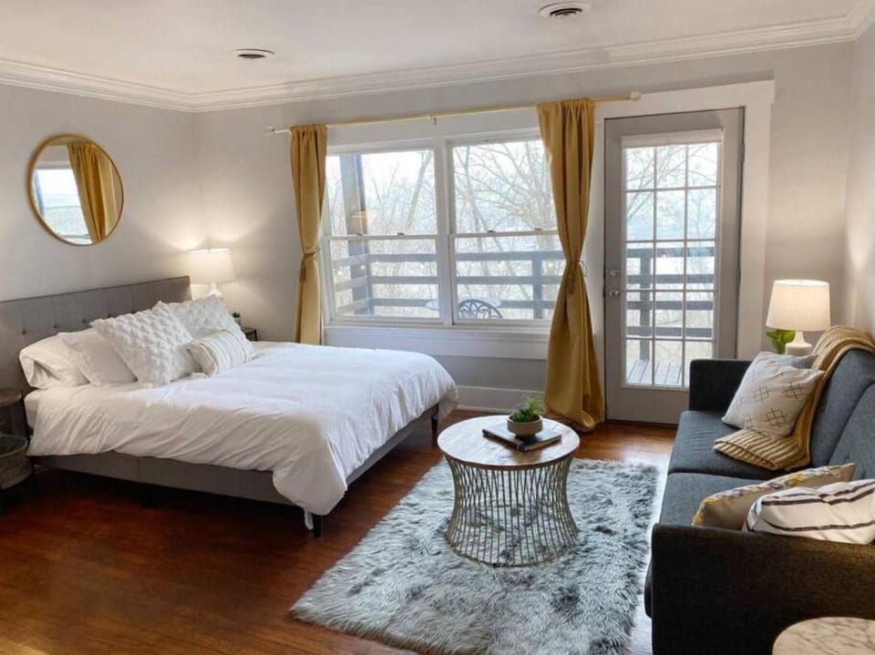 Explore Downtown and Mount Adams with River Views House in Cincinnati