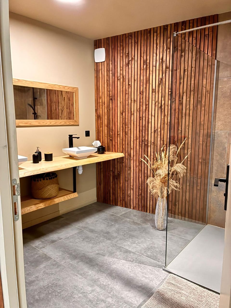 Superbe appartement avec jacuzzi et jardin privé Apartment in Auvergne-Rhône-Alpes