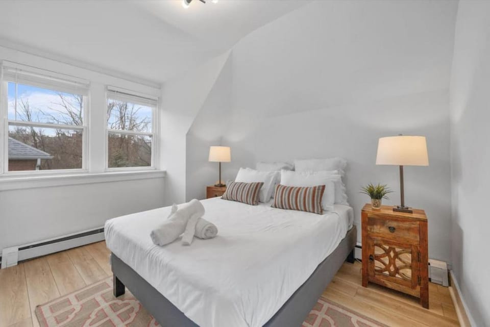 Cozy 2.5BR near Zoo - Hospitals - UC - Free Parking Apartment in Cincinnati