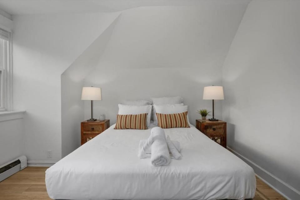 Cozy 2.5BR near Zoo - Hospitals - UC - Free Parking Apartment in Cincinnati