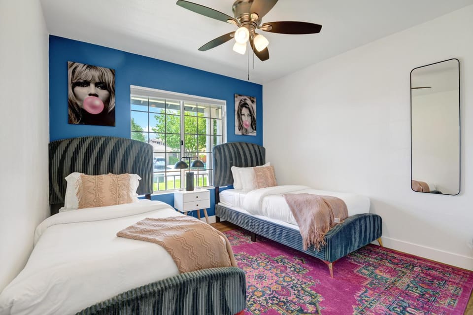 Bed, Bedroom