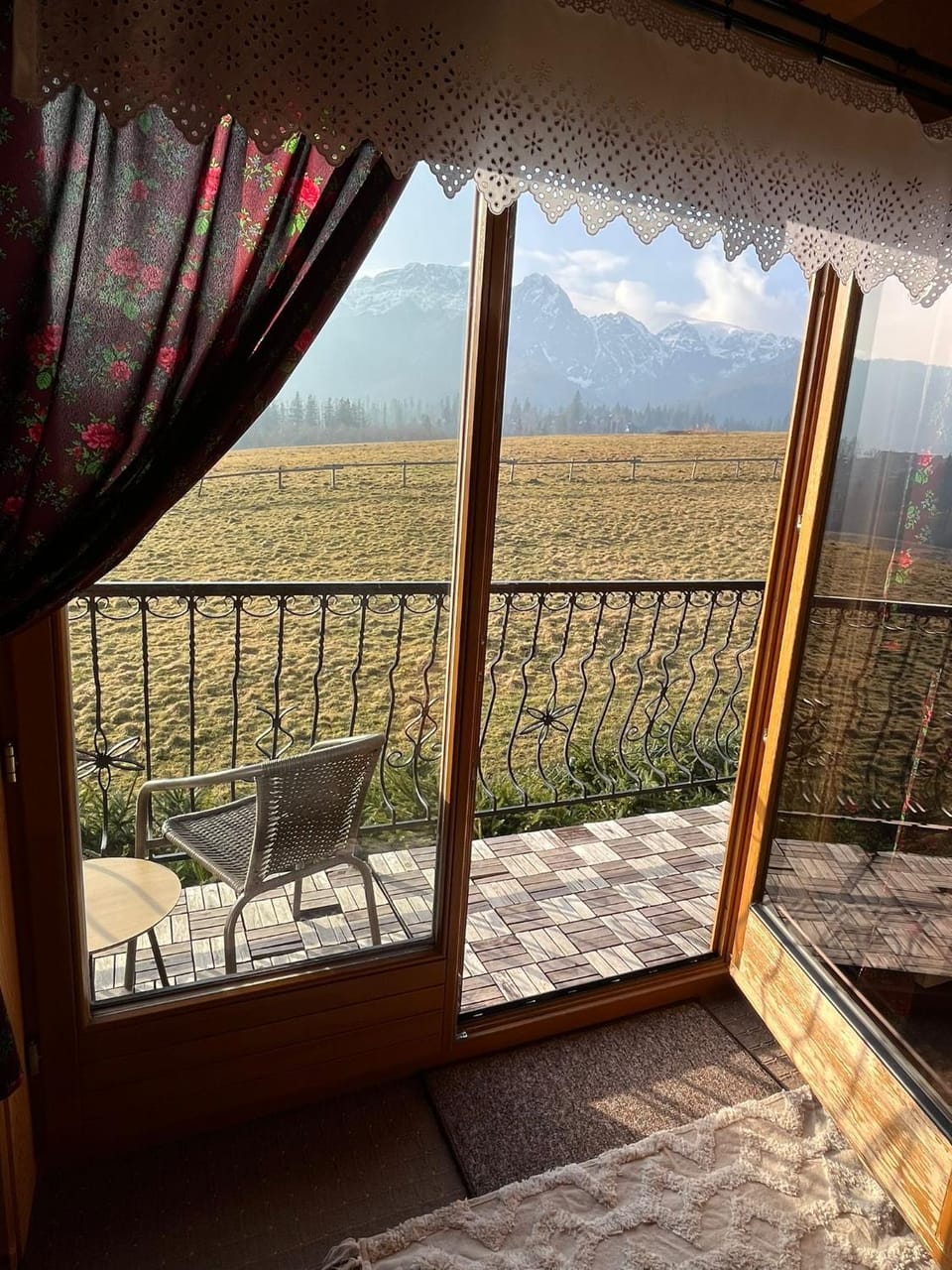 Balcony/Terrace, Mountain view