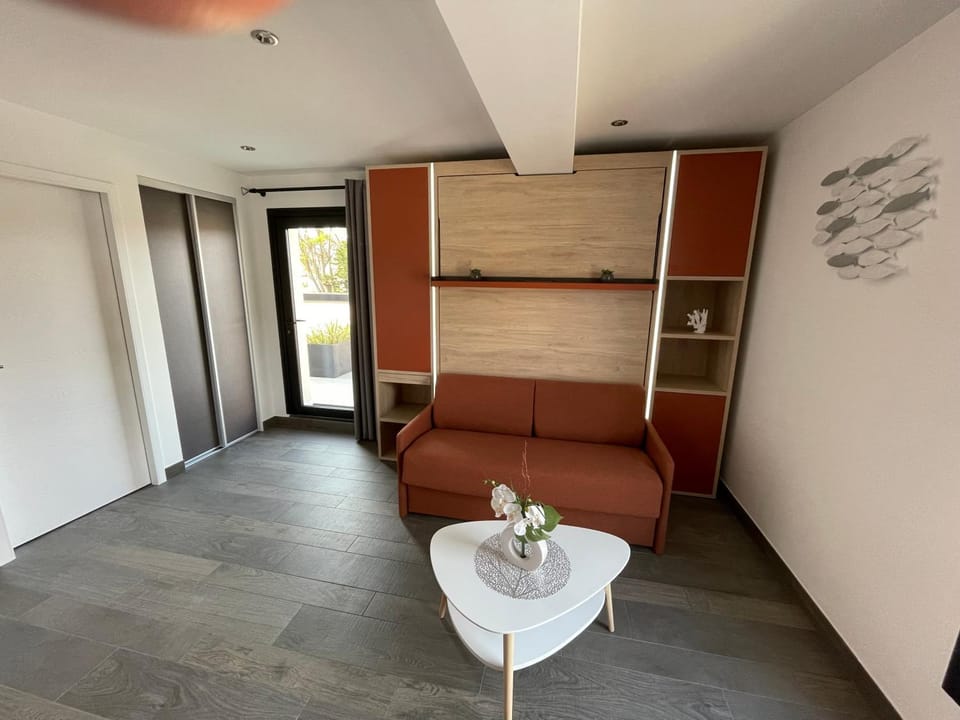 AU CHARME DES MAREES Apartment in Normandy