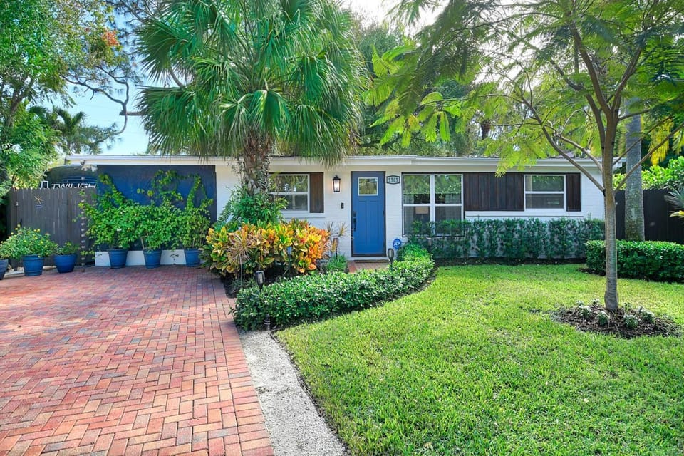 Near Old Naples! Coastal Escape w/ Tropical Patio House in East Naples