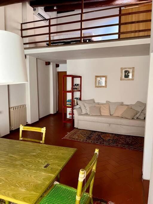 Living room, Photo of the whole room, Seating area