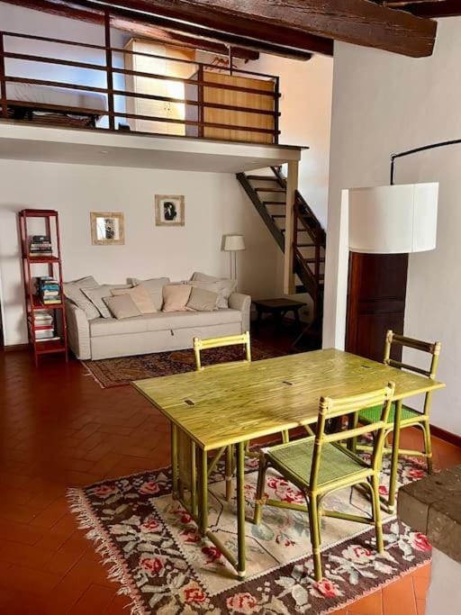 Living room, Photo of the whole room, Seating area, Dining area